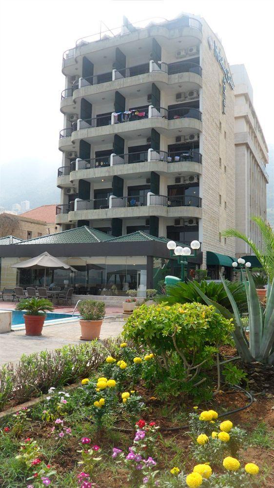 Holiday Suites Hotel & Beach Resort Джуния Экстерьер фото
