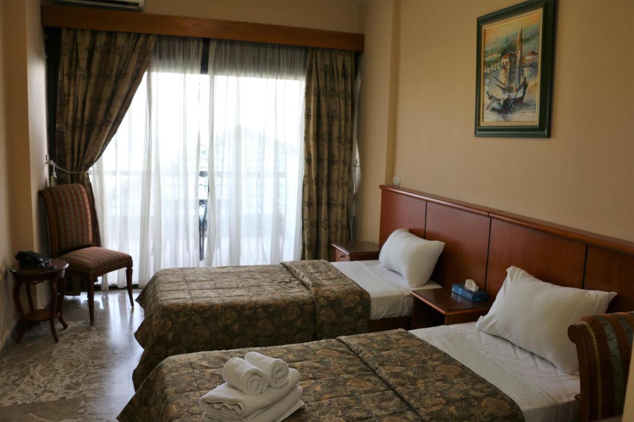 Holiday Suites Hotel & Beach Resort Джуния Экстерьер фото