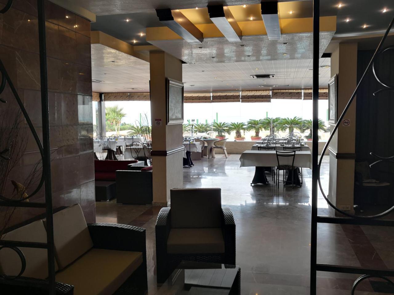 Holiday Suites Hotel & Beach Resort Джуния Экстерьер фото