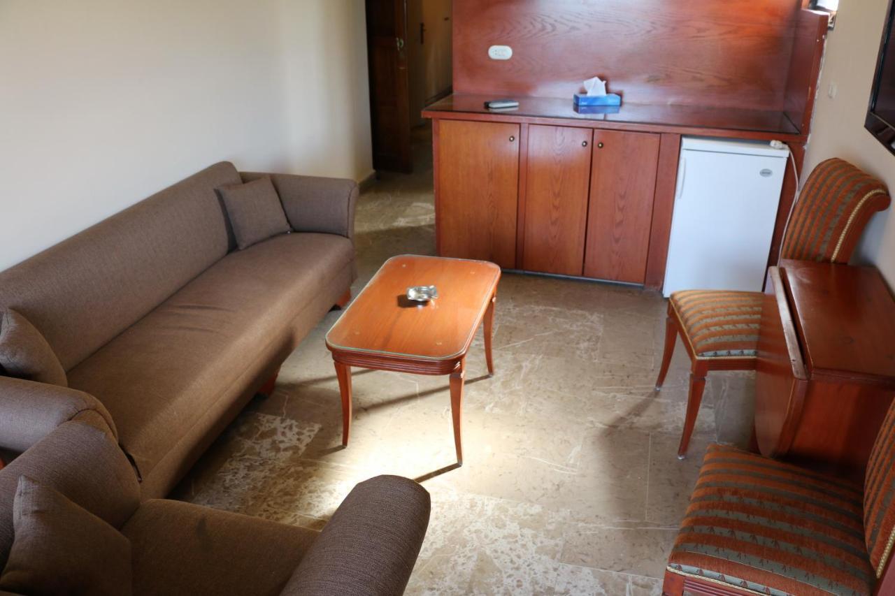 Holiday Suites Hotel & Beach Resort Джуния Экстерьер фото
