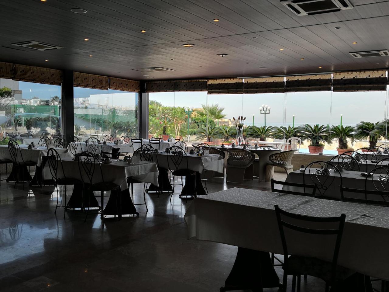 Holiday Suites Hotel & Beach Resort Джуния Экстерьер фото