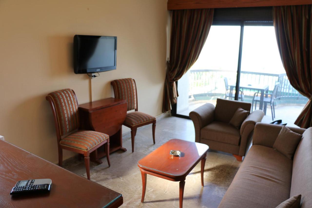 Holiday Suites Hotel & Beach Resort Джуния Экстерьер фото